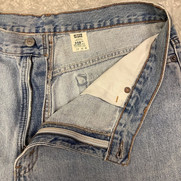 Vintage Y2K Levi’s 550 High Waisted Cutoff Jean Shorts / Made in USA - Size 18 - Picture 7 of 12